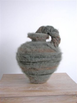 2007-10-Nee, geen amfora , wol, glas, 43x32 cm